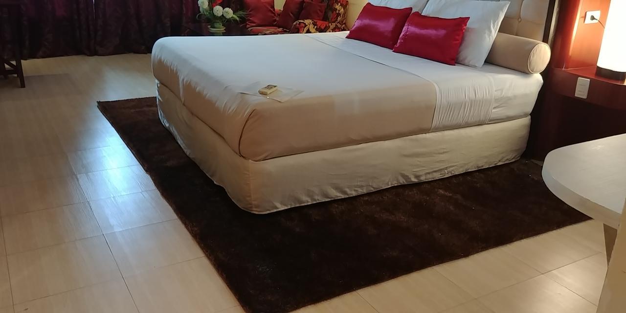 세부 둘치니아 호텔 앤 스위트 막탄 외부 사진